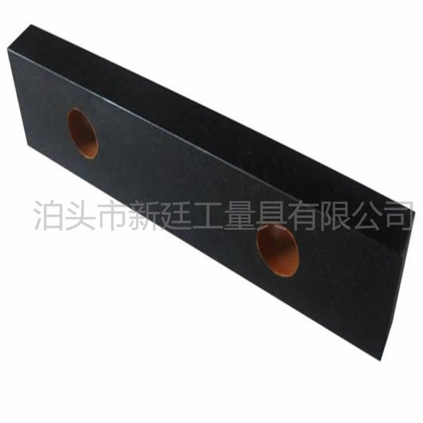 大理石平尺 泊頭新廷工量具生產(chǎn)的 大理石平尺 產(chǎn)品優(yōu)勢(shì): 物理性能:比重2970-3070kg/m3耐壓強(qiáng)度:2500-2600kg/cm3彈性系數(shù):1.3-1.5106kg/cm2吸水率。 不磁化:測(cè)量時(shí)能平滑移動(dòng),無滯澀感,不受潮濕影響